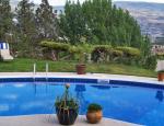 Penticton Views - 5 Bdrm HT w/Pool - Penticton
