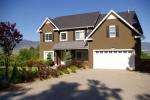 Azure Sky - 4 Bdrm HT w/ Pool- Penticton