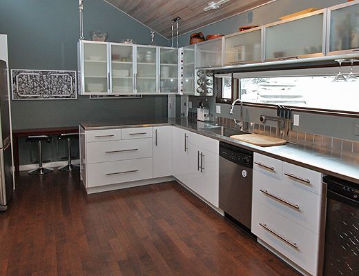 West Coast Contemporary Getaway - 3 Bdrm - West Kelowna