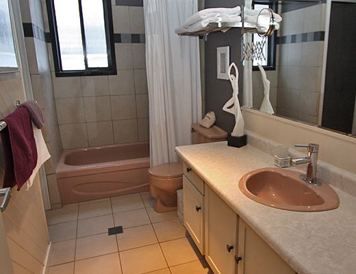 West Coast Contemporary Getaway - 3 Bdrm - West Kelowna
