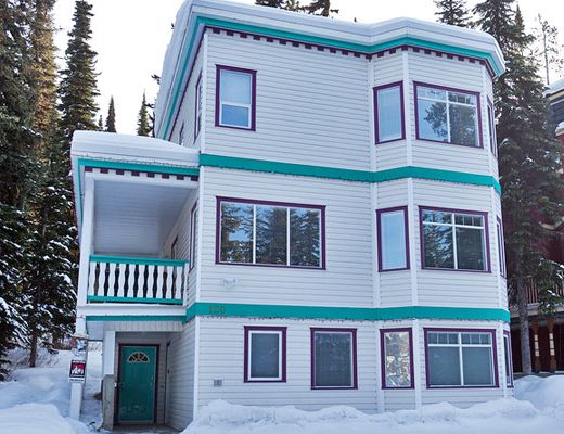 Campbell House Main - 4 Bdrm HT (R) - Silver Star
