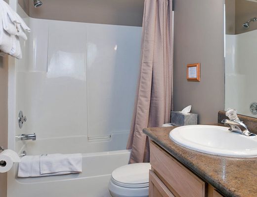 Campbell House Main - 4 Bdrm HT (R) - Silver Star