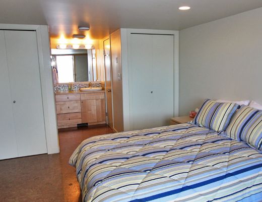 Delcliffe Bay II - 5 Bdrm - Vernon