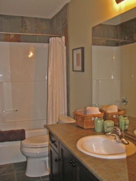 Peak 2 Creek Lodge - 5 Bdrm HT - Sun Peaks