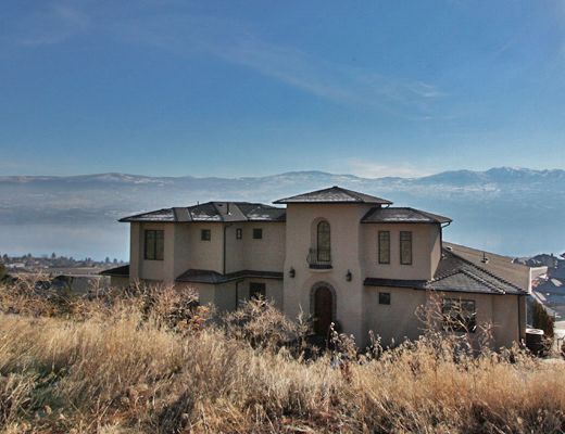 Tuscan Luxury - 3 Bdrm w/Pool HT - West Kelowna