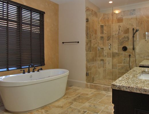 Tuscan Luxury - 3 Bdrm w/Pool HT - West Kelowna