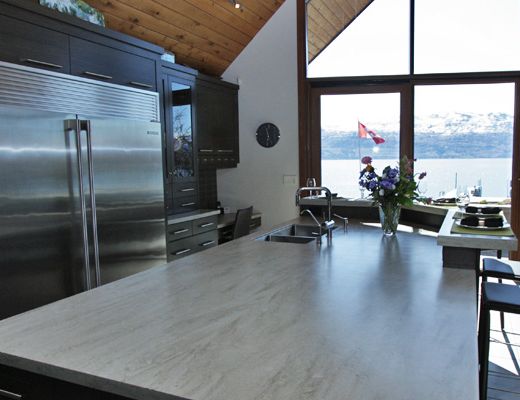 Proprietor's Lakeside Oasis - 4 Bdrm HT - West Kelowna