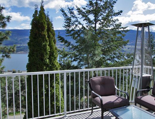 Lake Country Retreat - 4 Bdrm - Lake Country