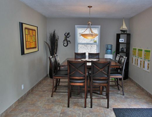 Lake Country Retreat - 4 Bdrm - Lake Country