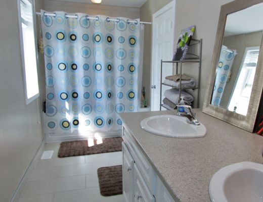 Lake Country Retreat - 4 Bdrm - Lake Country