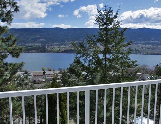 Lake Country Retreat - 4 Bdrm - Lake Country