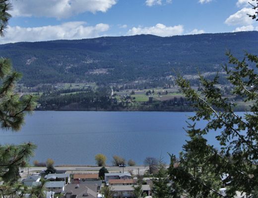 Lake Country Retreat - 4 Bdrm - Lake Country