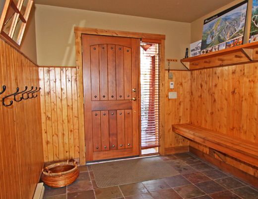 Luxury Summer Chalet - 3 Bdrm HT - Kelowna & Area