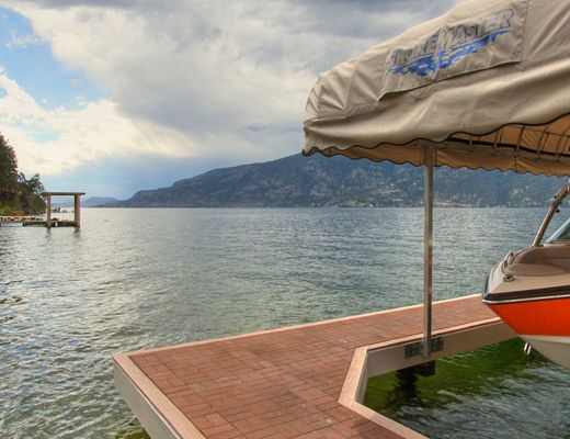 Summer Getaway - 3 Bdrm + Loft HT - Lake Country