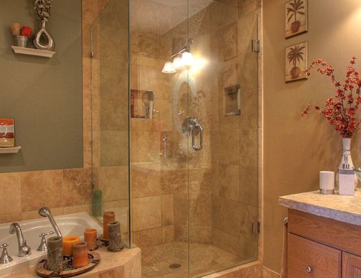 Summer Getaway - 3 Bdrm + Loft HT - Lake Country