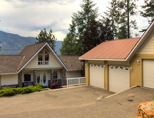 Summer Getaway - 3 Bdrm + Loft HT - Lake Country