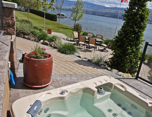 Proprietor's Lakeside Oasis - 4 Bdrm HT - West Kelowna