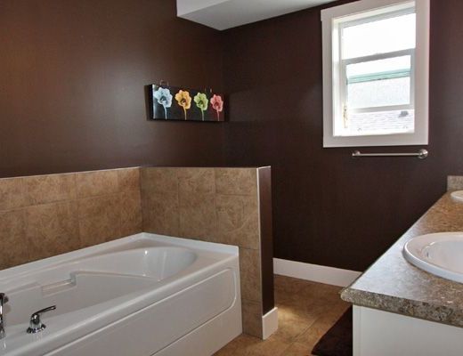 Lake Country Getaway - 4 Bdrm - Lake Country