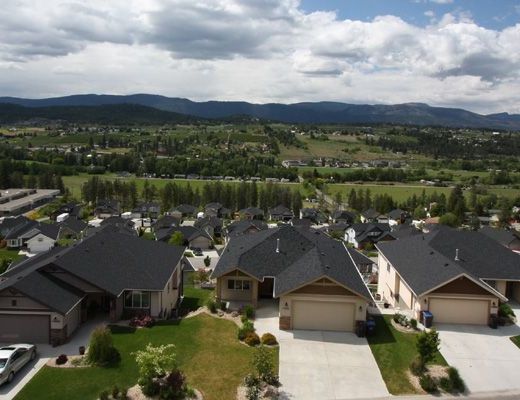 Lake Country Getaway - 4 Bdrm - Lake Country