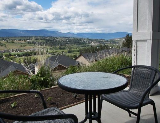 Lake Country Getaway - 4 Bdrm - Lake Country