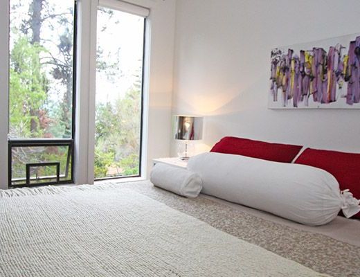 West Coast Contemporary Getaway - 3 Bdrm - West Kelowna