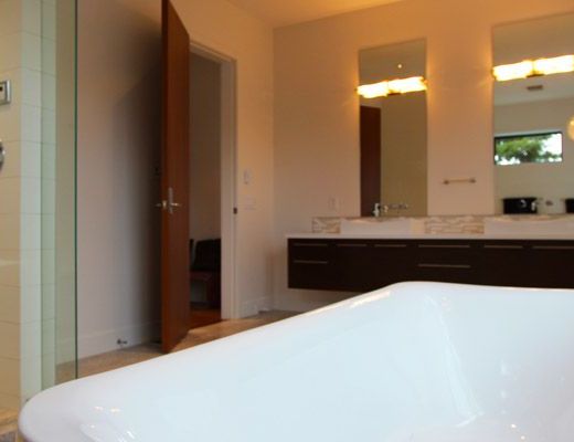 LakeLife 1 - 5 Bdrm - Kelowna