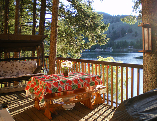 The Hobin Lakefront Cottage - 2 Bdrm - Twin Lakes Kaleden