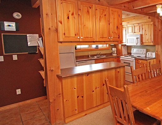 Alpine Timbers #4 - 3 Bdrm + Loft HT - Big White