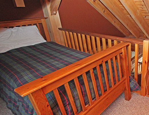 Alpine Timbers #4 - 3 Bdrm + Loft HT - Big White