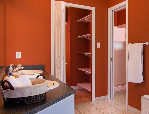McKinley Lakeview Home - 5 Bdrm - Kelowna