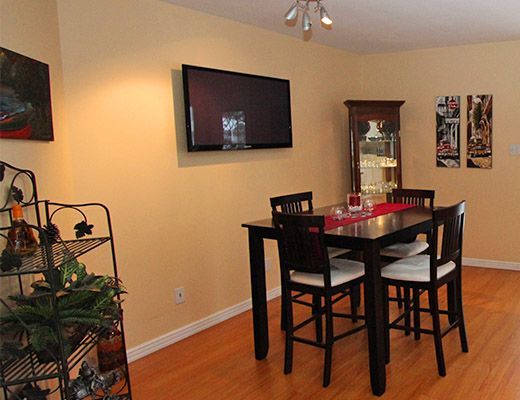 Naramata Escape - 4 Bdrm HT - Naramata