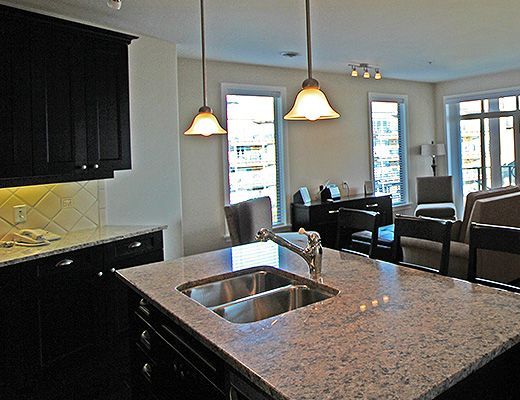 Barona Beach Lakefront Resort #4303 - 3 Bdrm with boat slip - West Kelowna
