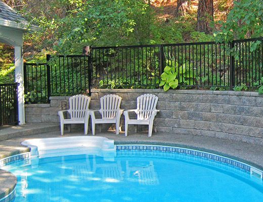 The Vine - 5 Bdrm HT w/ Pool - Kelowna