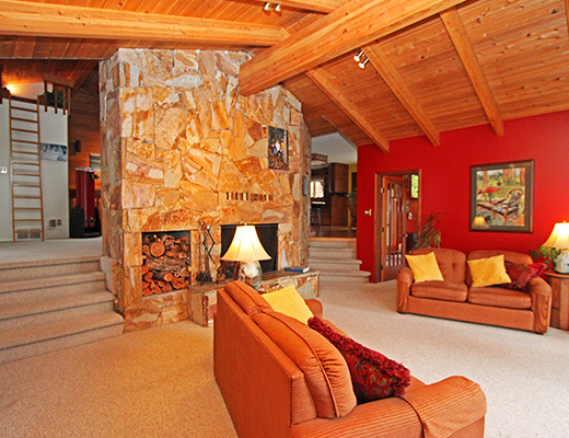 Kalamalka Gateway - 4 Bdrm + Loft + Den - Vernon
