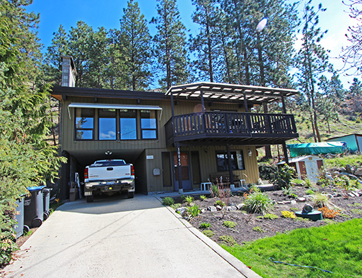 Okanagan Centre Lake House - 2 Bdrm + Den - Lake Country