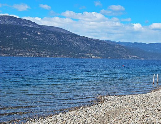 Okanagan Centre Lake House - 2 Bdrm + Den - Lake Country