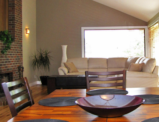 Gordons Getaway - 3 Bdrm + Den w/Pool - West Kelowna