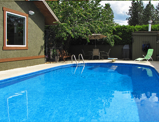 Gordons Getaway - 3 Bdrm + Den w/Pool - West Kelowna