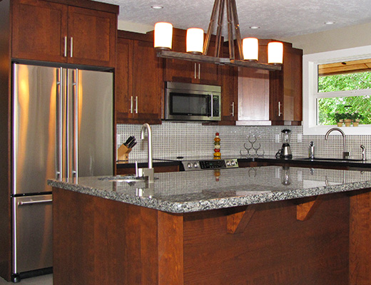 Gordons Getaway - 3 Bdrm + Den w/Pool - West Kelowna