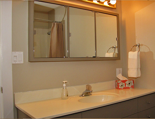 Gordons Getaway - 3 Bdrm + Den w/Pool - West Kelowna