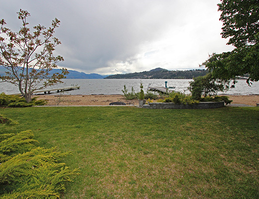 Downtown Beach House - 2 + 1 Bdrm - Kelowna