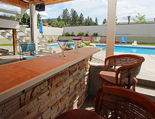 Penticton Hills - 5 Bdrm w/ Pool - Penticton