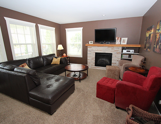 Penticton Hills - 5 Bdrm w/ Pool - Penticton