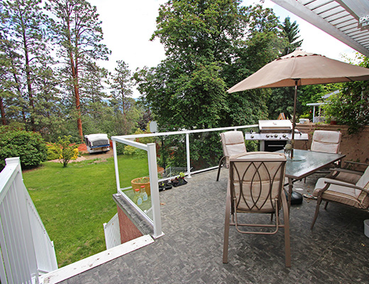 Hideaway Hills - 4 Bdrm - Summerland