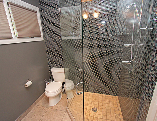 Delcliffe Bay I - 3 Bdrm - Vernon