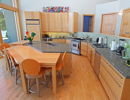 Delcliffe Bay II - 5 Bdrm - Vernon