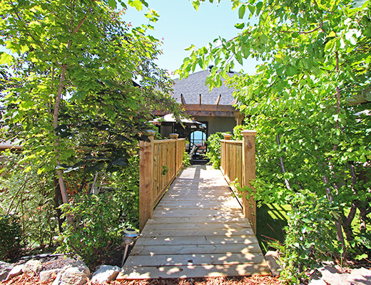 Vineyard Estates - 3 Bdrm w/Pool - West Kelowna