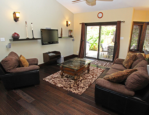 Vineyard Estates - 3 Bdrm w/Pool - West Kelowna