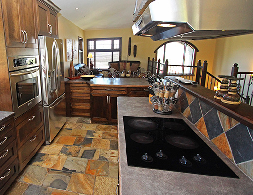 Vineyard Estates - 3 Bdrm w/Pool - West Kelowna