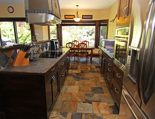 Vineyard Estates - 3 Bdrm w/Pool - West Kelowna